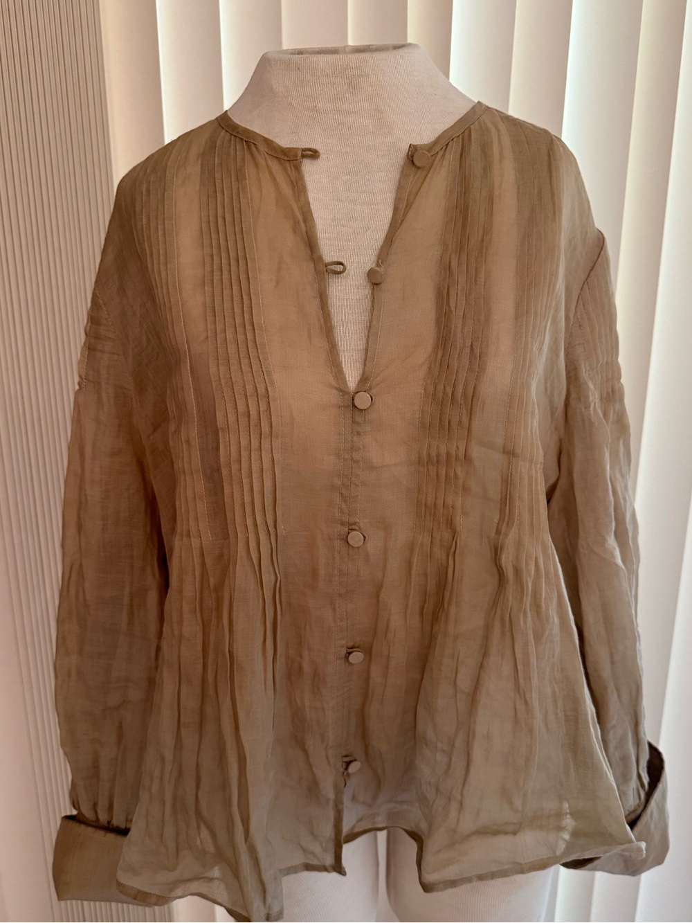 Banana Republic 100% Ramie Pleated Button Front Blouse Top Tan Beige Size L